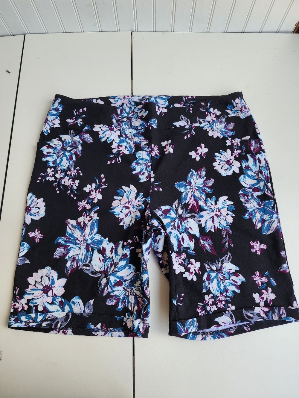 Fit Sight Bermuda Floral Black Purple Shorts Zip Pockets Pull On Rayon Nylon 3X